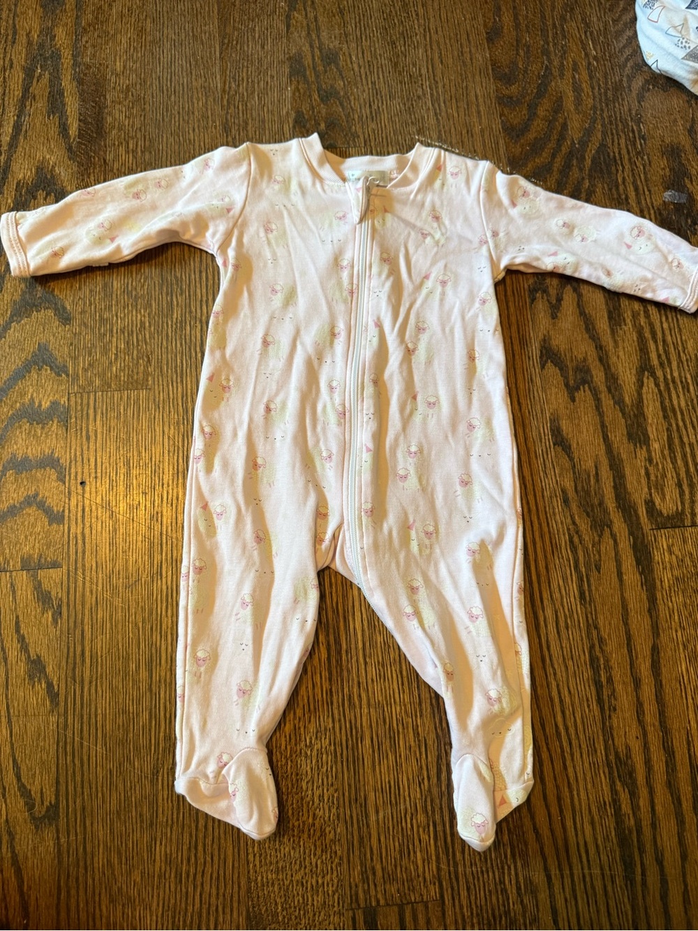 Kissy Kissy Pale Pink Footed One-Piece Zipper Sleeper